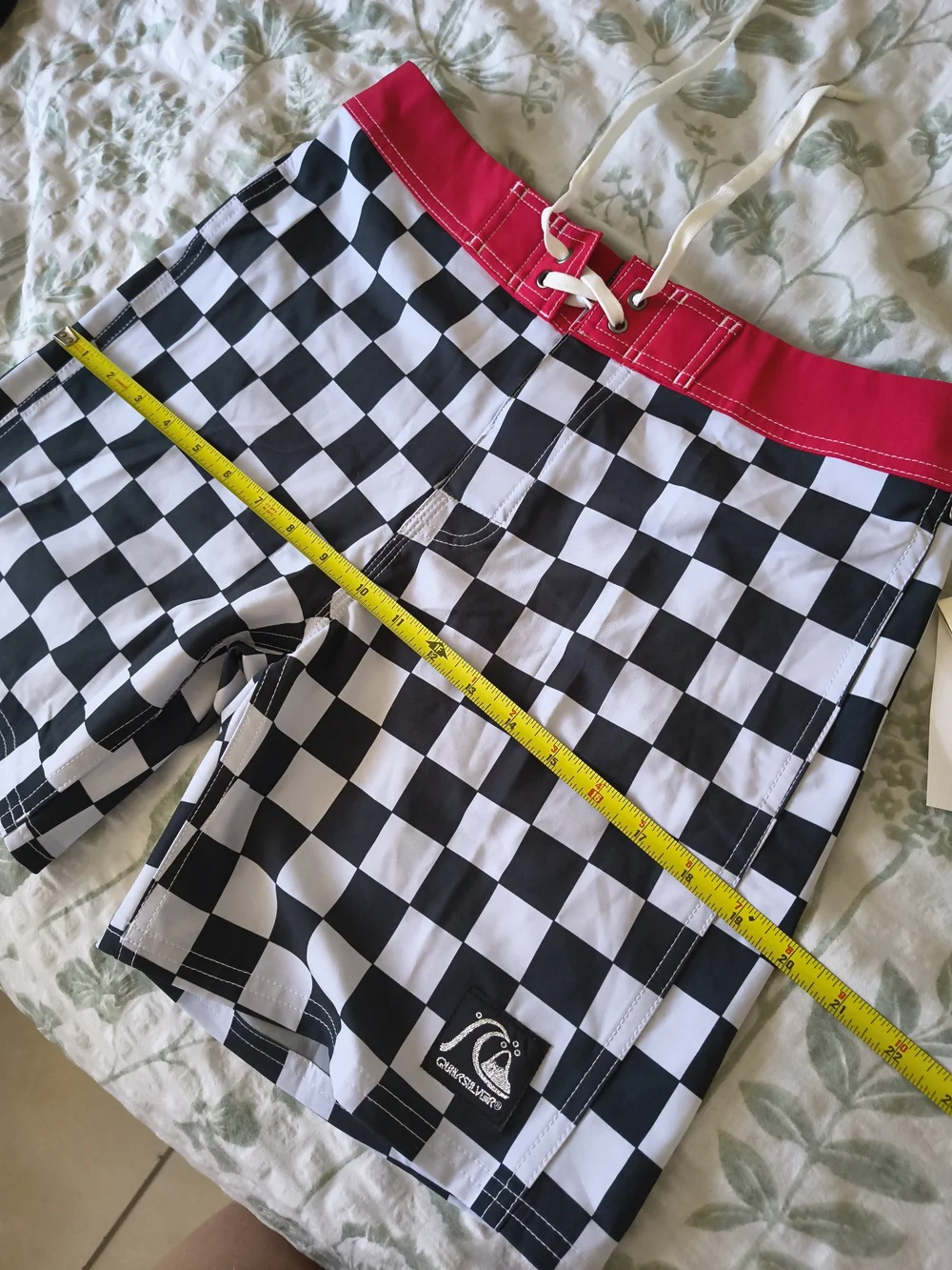 Quiksilver Checkerboard Board Shorts NWT Size 28 Black White Checkered Surf Swim